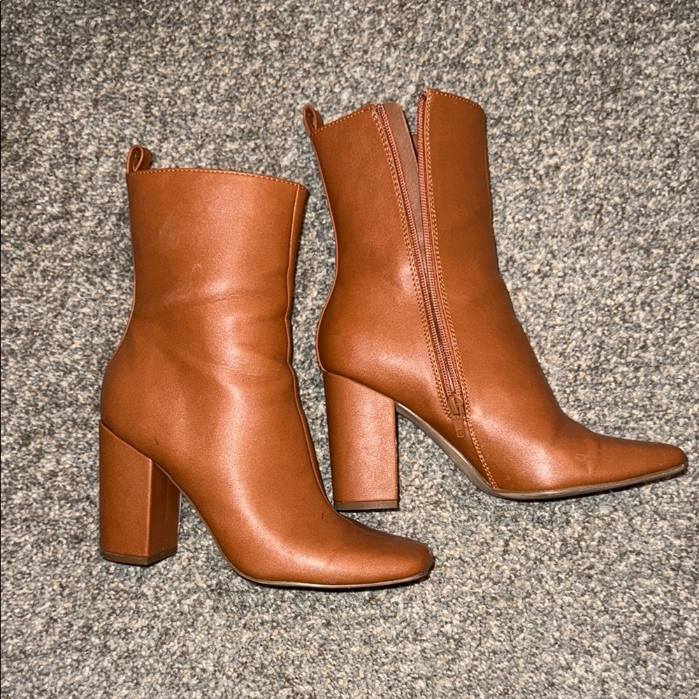 Elegant Tan Ankle Boots